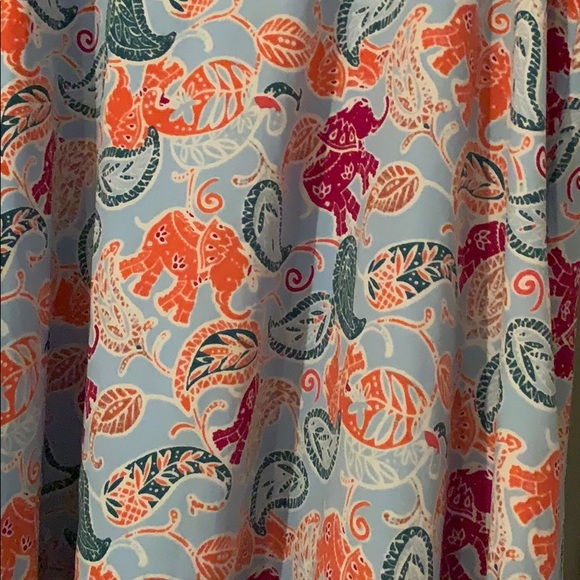 Super cute short 👗 - Picture 2 of 4